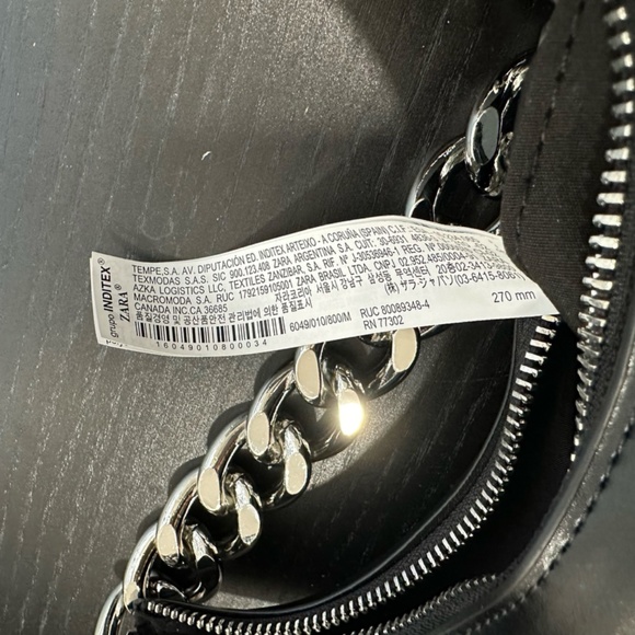 🚫SOLD🚫  Zara Half Chain Strap Moon Black Shoulder Bag - Picture 2 of 4